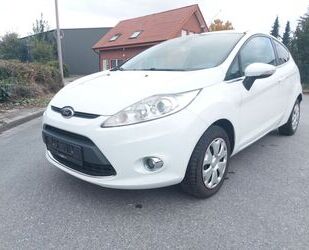 Ford Ford Fiesta 1,25 60kW Titanium*Klimaautomatik*Navi Gebrauchtwagen