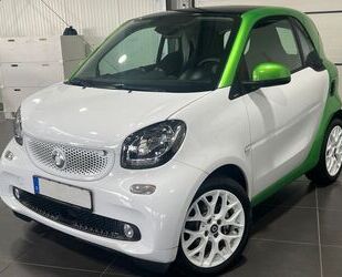 Smart Smart ForTwo coupe EQ Automatik **Navi*Panorama*Te Gebrauchtwagen