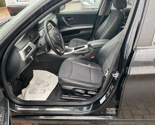 BMW BMW Touring 318i+Bi-Xenon+Leder+Tempomat+ Gebrauchtwagen