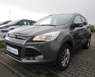 Ford Ford Kuga Titanium/1.Hand/AHK/SHZ/NAVI/TÜV NEU Gebrauchtwagen