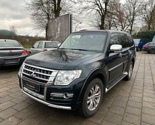 Mitsubishi Mitsubishi Pajero 3.2 DI-D Top Panoramadach AHK Au Gebrauchtwagen