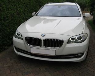 BMW BMW 520i Touring - Individual Pano,AHK,SHZ,Vollede Gebrauchtwagen