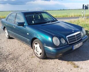 Mercedes-Benz Mercedes-Benz E 300 TD ELEGANCE Gebrauchtwagen