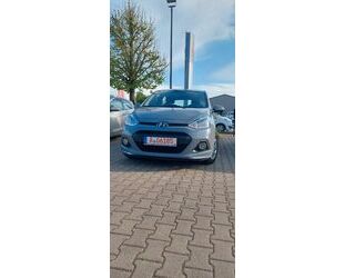 Hyundai Hyundai i10 1.0 YES! Silver Gebrauchtwagen