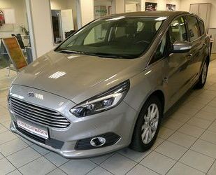 Ford Ford S-MAX Titanium / NAVI / DAB / AHK / LED Gebrauchtwagen