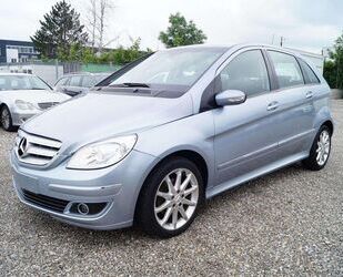 Mercedes-Benz Mercedes-Benz B 200 B 200 Automatik, Leder, Einpar Gebrauchtwagen