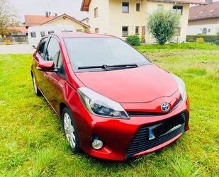 Toyota Toyota Yaris 1,5-l-VVT-i Hybrid Club // WENIG KILO Gebrauchtwagen