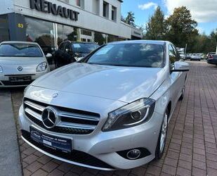 Mercedes-Benz Mercedes-Benz A 180 BlueEfficiency*NAVI*KLIMA*SHZ* Gebrauchtwagen