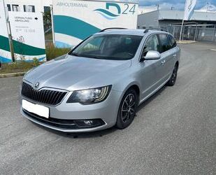 Skoda Skoda Superb 2.0 TDi Combi Exclusive NaVi Xenon Gebrauchtwagen