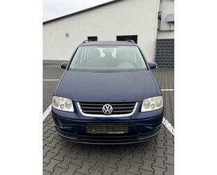 VW Volkswagen Touran 1.6 FSI Winterreifen Tempomat!! Gebrauchtwagen