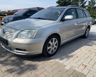 Toyota Toyota Avensis Kombi 2.0 Sol Gebrauchtwagen