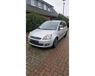 Ford Ford Fiesta 1,4 16V Ambiente Ambiente Gebrauchtwagen