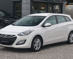 Hyundai Hyundai i30 cw+Sitzheizung+Scheckheft+Tempomat+ Gebrauchtwagen