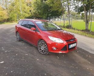 Ford Ford Focus 2,0TDCi163PS/Titanium /SHZ/AHK/NAVI/TÜV Gebrauchtwagen