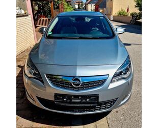 Opel Opel Astra J Lim. Automatik *Ambilight*Panorama* Gebrauchtwagen