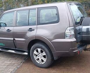 Mitsubishi Mitsubishi Pajero 3,2 DI-D 4WD -V80 Gebrauchtwagen