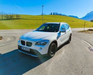 BMW BMW X1 in weiß, 8-fach bereift Gebrauchtwagen