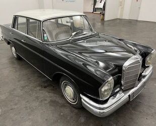 Mercedes-Benz Mercedes-Benz 220b Heckflosse Gebrauchtwagen