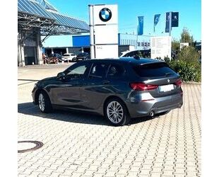 BMW BMW 118d Luxury Line, HAED-UP, Diamant Nieren, AHK Gebrauchtwagen