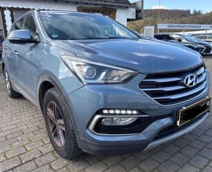 Hyundai Hyundai Santa Fe Family 2WD*7-SiTZER*KAMERA Gebrauchtwagen