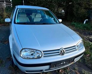 VW Volkswagen Golf 1.6 Auto Comfortline*Klima* Gebrauchtwagen