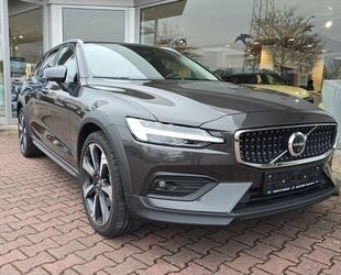 Volvo Volvo V60 Cross Country B4 D AWD Ultimate Auto Gebrauchtwagen