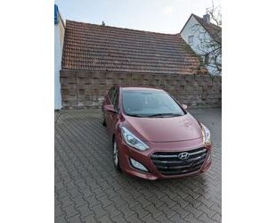 Hyundai Hyundai i30 blue 1.6 CRDi 100kW Style Style Gebrauchtwagen