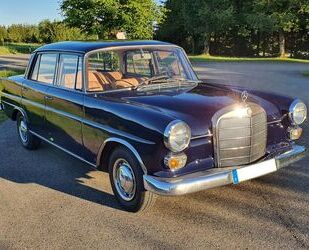 Mercedes-Benz Mercedes-Benz 200 W110 Heckfl. 95 PS H-Kennz. Gebrauchtwagen