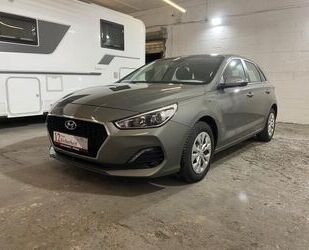 Hyundai Hyundai i30 1.4 Select *NAVI* *KAMERA* *APPLE* Gebrauchtwagen