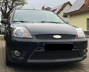 Ford Ford Fiesta Black Magic Black Magic (ST Optik) Gebrauchtwagen