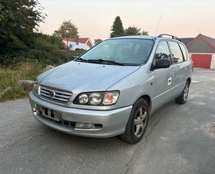 Toyota Toyota Picnic 2.0 Auto 6Sitzer - Gebrauchtwagen