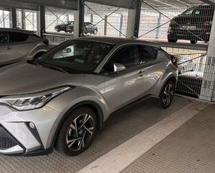 Toyota Toyota C-HR 1.8-l-VVTi Hybrid Team Deutschland Tea Gebrauchtwagen