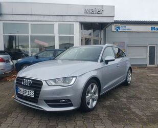 Audi Audi A3 2.0 TDI S line DSG Navi PDC SH Alu 17 2H Gebrauchtwagen