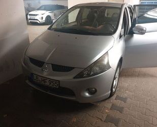 Mitsubishi Mitsubishi Grandis 2.4 Intense 6-Sitzer Intense Gebrauchtwagen