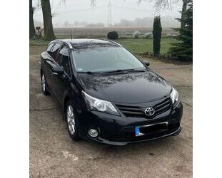 Toyota Toyota Avensis Combi 2,2-l-D-CAT Executive Executi Gebrauchtwagen