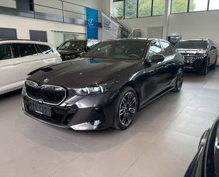 BMW BMW 520 i M Sport Pro IconicGlow/PANO/HUD/360°/MEM Gebrauchtwagen