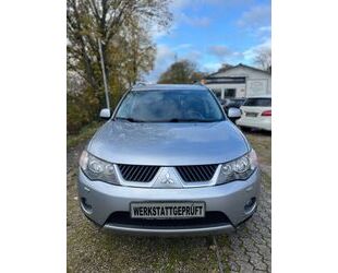 Mitsubishi Mitsubishi Outlander 2.4 Intense4WD,7SITZER,AHK,NE Gebrauchtwagen