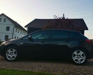 Opel Opel Astra J 2.0 CDTI Edition + AHK Gebrauchtwagen