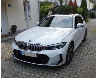 BMW BMW 320i M-Sport Touring Pano/AHK/Hifi/LED/HUD/18