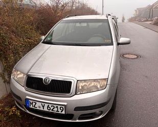 Skoda Skoda Fabia Combi 1.4 16V 74 kW Ambiente Ambiente Gebrauchtwagen