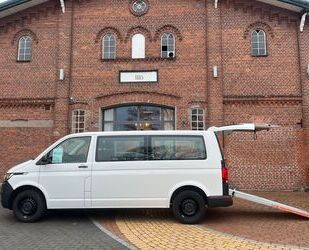 VW Volkswagen T6.1 Transporter Kombi lang Rollstuhlra Gebrauchtwagen