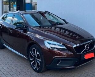 Volvo Volvo V40 Cross Country D4 Summum Gebrauchtwagen