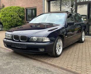 BMW BMW 540i Touring/2 Hand/Massagesitz/Scheckheft Gebrauchtwagen