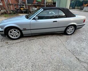 BMW BMW 320i Cabrio 320i Gebrauchtwagen