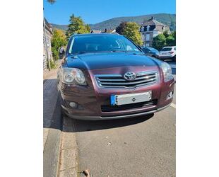 Toyota Toyota Avensis Combi Executive 2,2-l-D-CAT Executi Gebrauchtwagen