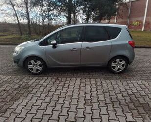 Opel Opel Meriva 1.7 CDTI Edition 81kW AHK tüv neu Gebrauchtwagen