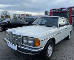 Mercedes-Benz Mercedes-Benz 240D H-Kennzeichen/ Servolenkung Gebrauchtwagen