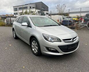 Opel Opel Astra J Sports Tourer Exklusiv Navi Xenon Kam Gebrauchtwagen