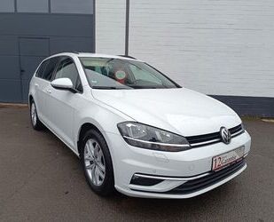 VW Volkswagen Golf Comfortline Business StdHz Navi AC Gebrauchtwagen