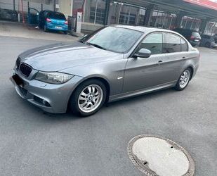 BMW BMW 318i 2xM-Paket / Schiebedach / Xenon/ Automat Gebrauchtwagen